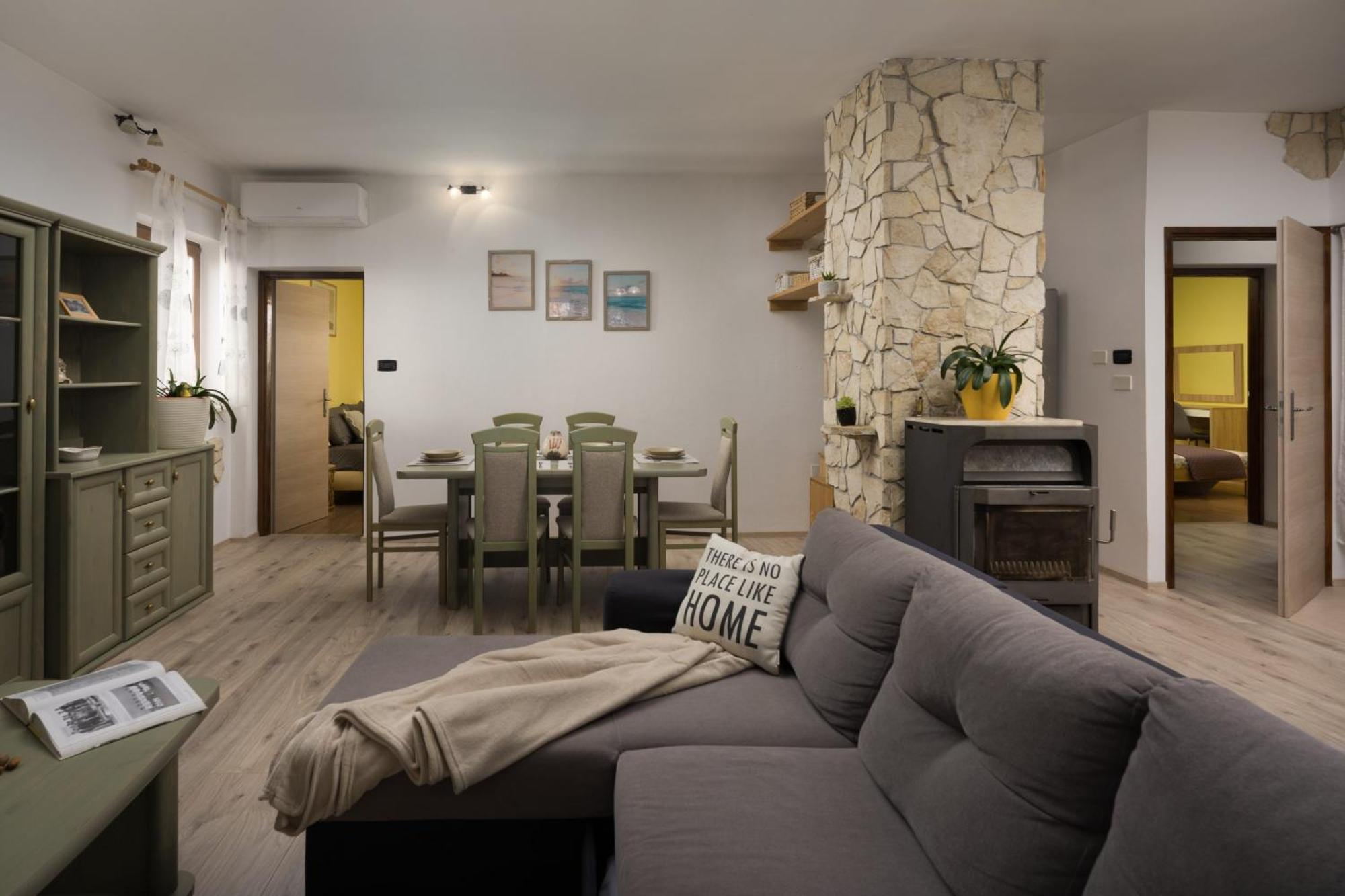 Enia Apartment Медулин Екстериор снимка